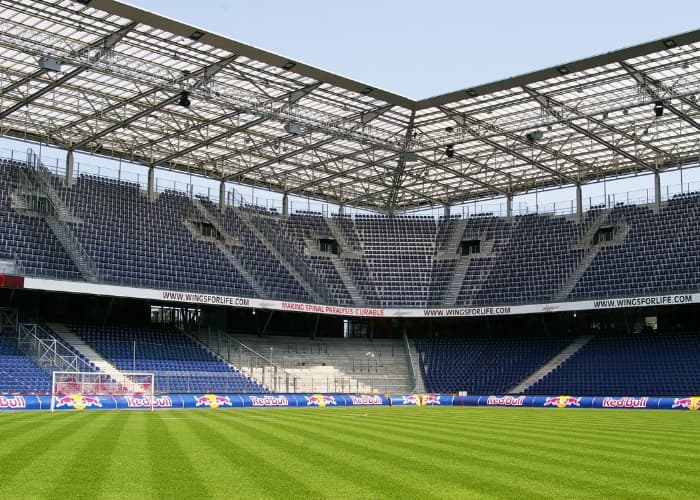 Jangan Lewatkan! Siaran Langsung Jadwal Bola Hari Senin, 31 Maret 2025: Big Match Napoli vs AC Milan!