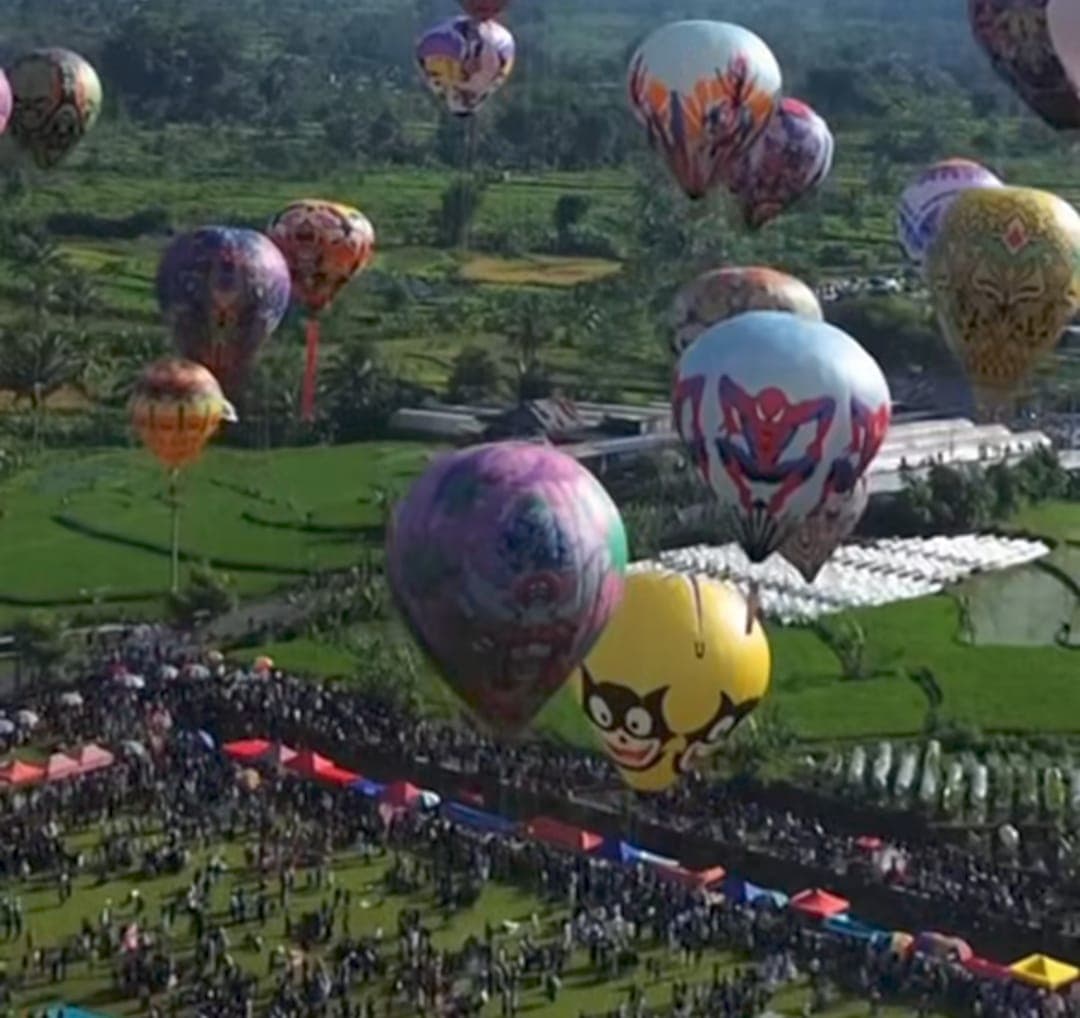 Wow! Ribuan Wisatawan Serbu Festival Balon Udara di Wonosobo, Ada Naga Terbang!