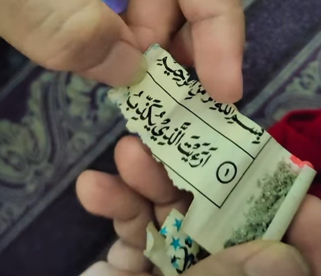 Viral, Kertas Al Quran jadi Pembungkus Petasan, Warganet Geram