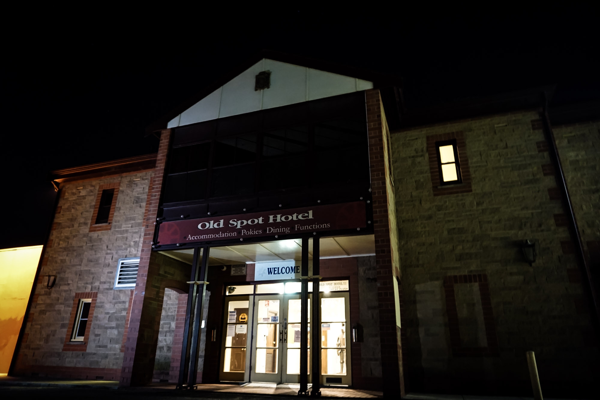 BIKIN MERINDING! Hotel Tua di Adelaide Ini Disantroni Hantu Pria Ber Topi, Benda Melayang, dan Suara Gaib yang Bikin Bulu Kuduk Berdiri!