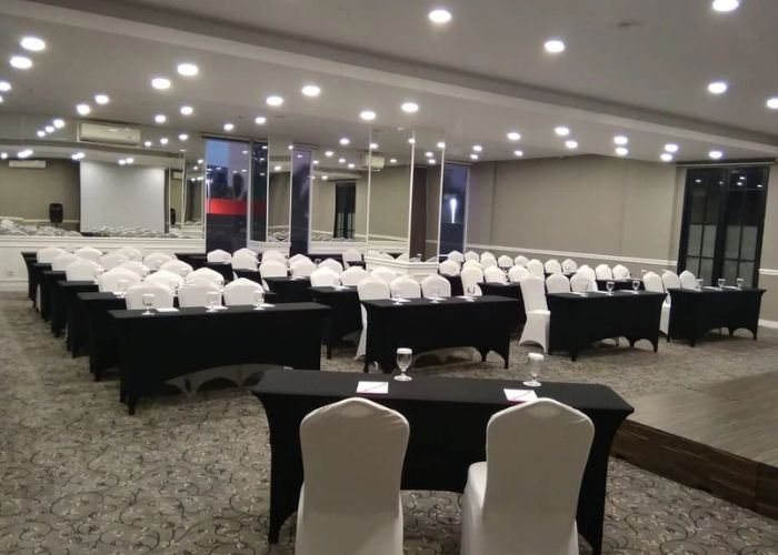 BIKIN MATA MELEK! 5 Hotel di Jakarta Barat Ini Punya Meeting Room PALING CANGGIH dan Luas, Dijamin Bikin Acara Bisnis Kamu Auto Bintang Lima! (Part 2)