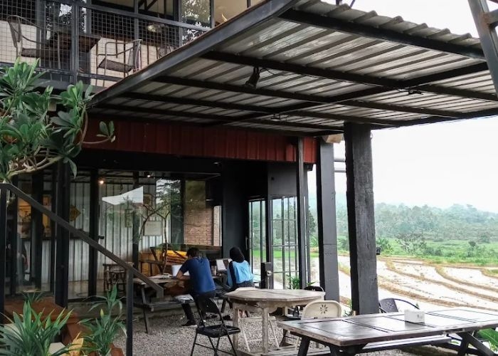HEBOH! 4 Tempat Ngopi di Ungaran Ini Bikin Betah Sampai Malam (Part 2): Ada Private Room, View Gunung Menawan, Sampai Cocok Buat Ngedate!