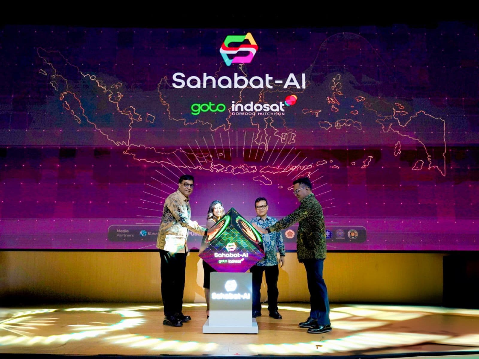 Indosat dan GoTo Luncurkan Sahabat-AI Model 70 Miliar Parameter dengan Layanan Chat Multibahasa