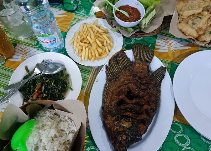 Lagi Laper? Coba Cek 5 Tempat Makan di Kendal Ini yang Bisa Bikin Perut dan Hatimu Bahagia! (Part 2)