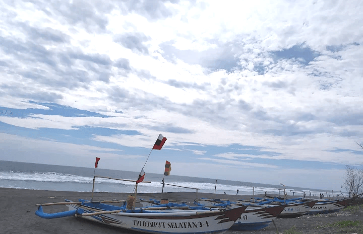Jelajah Wisata Jateng: Pesona Pantai Keburuhan, Pantai Keren yang Ada di Kabupaten Purworejo