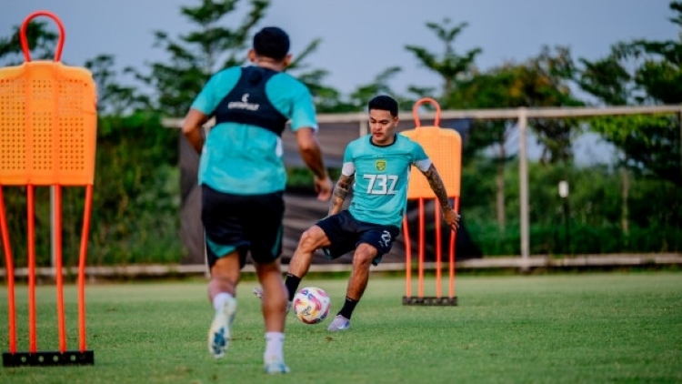 Eks PSIS Gali Freitas Langsung Menyatu dengan Persebaya, Akui Fasilitas dan Suporter Bonek Luar Biasa!