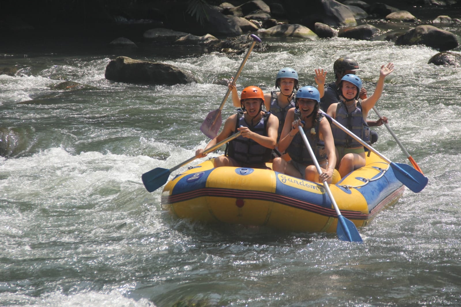 Berani Basah Dijamin Bahagia! Serunya Wisata Rafting Sungai Elo, Petualangan Tak Terlupakan di Magelang!