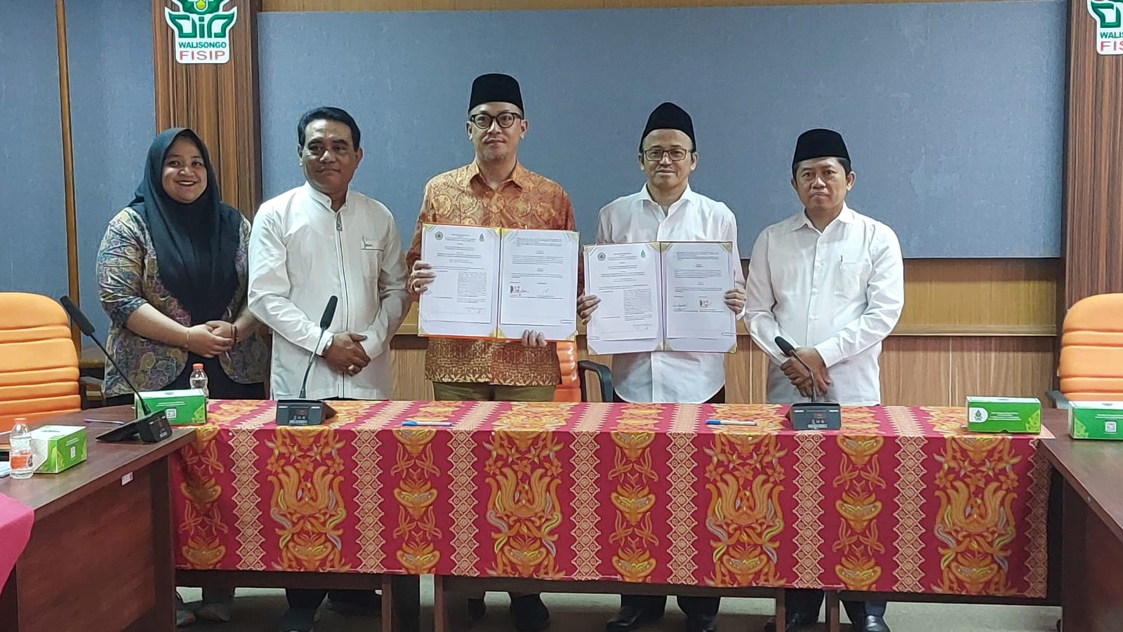 Perkuat Kolaborasi Akademik, FISIP UIN Walisongo dan FISIP UNTIRTA Teken PKS di Semarang