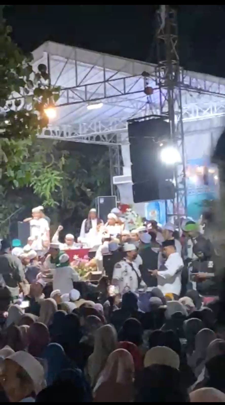 Tabligh Akbar Habib Rizieq di Pemalang Berujung Tawuran, Puluhan Korban Jatuh