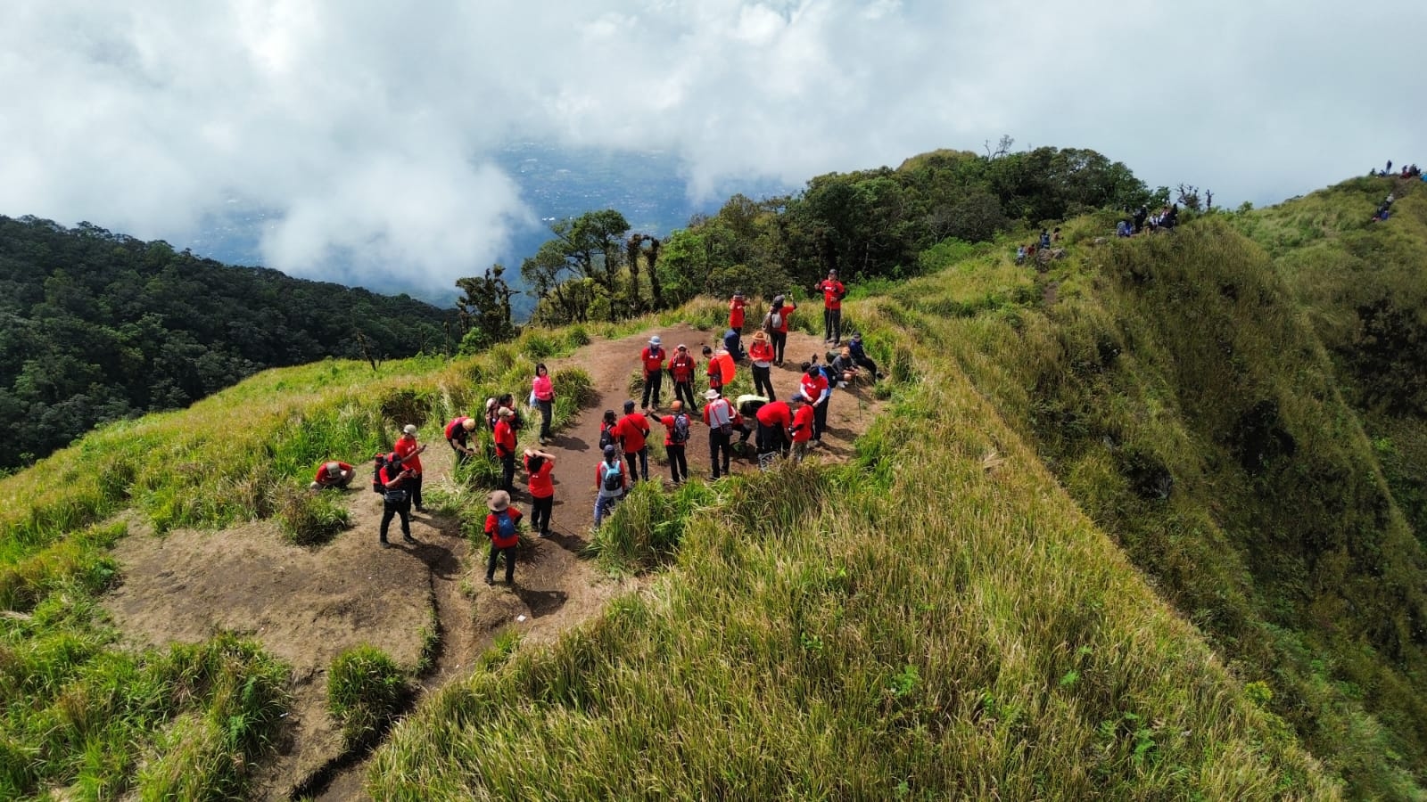 800 Ribu Pendaki Setahun, Jateng Cetak Pemandu Gunung Profesional