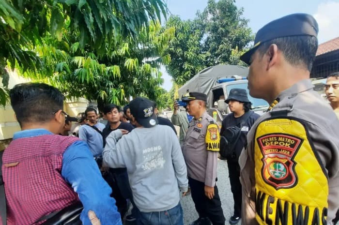 Viral, 7 Debt Collector di Depok Terciduk Polisi, Diduga Beli Data Pribadi Nasabah untuk Tarik Kendaraan!