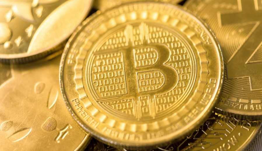 Emas Bakal Kalah? Ini 3 Alasan Kenapa Harga Bitcoin Bisa Melejit di Tahun 2025!