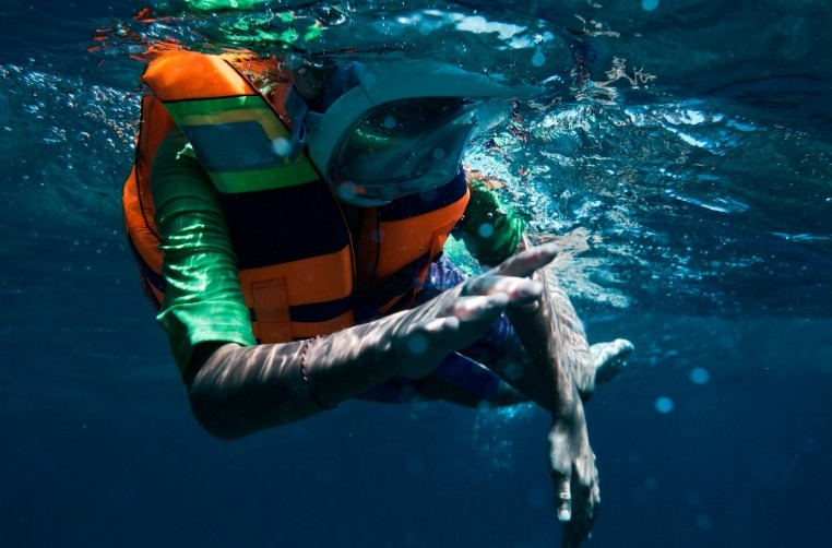 KABAR GEMBIRA! Ini 5 Spot Snorkeling di Karimunjawa yang Paling Indah, Ada Torpedo Kuno Sampai Rumah Nemo!