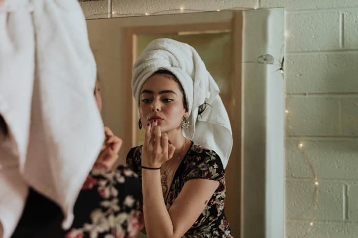 Bikin Kaget! Ternyata Vaseline Bisa Bikin Wajah Awet Muda? Ini 5 Fakta Mengejutkan yang Wajib Kamu Tahu!