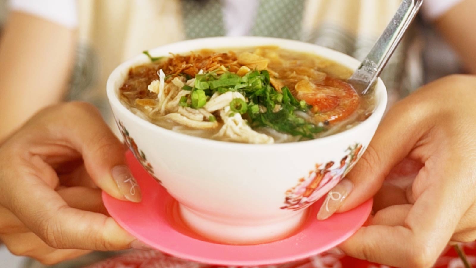 Bikin Ngiler! Bukan Cuma Lumpia, Kamu Juga Harus Cicipi Kuliner Soto Semarang yang Bisa Buat Ketagihan!