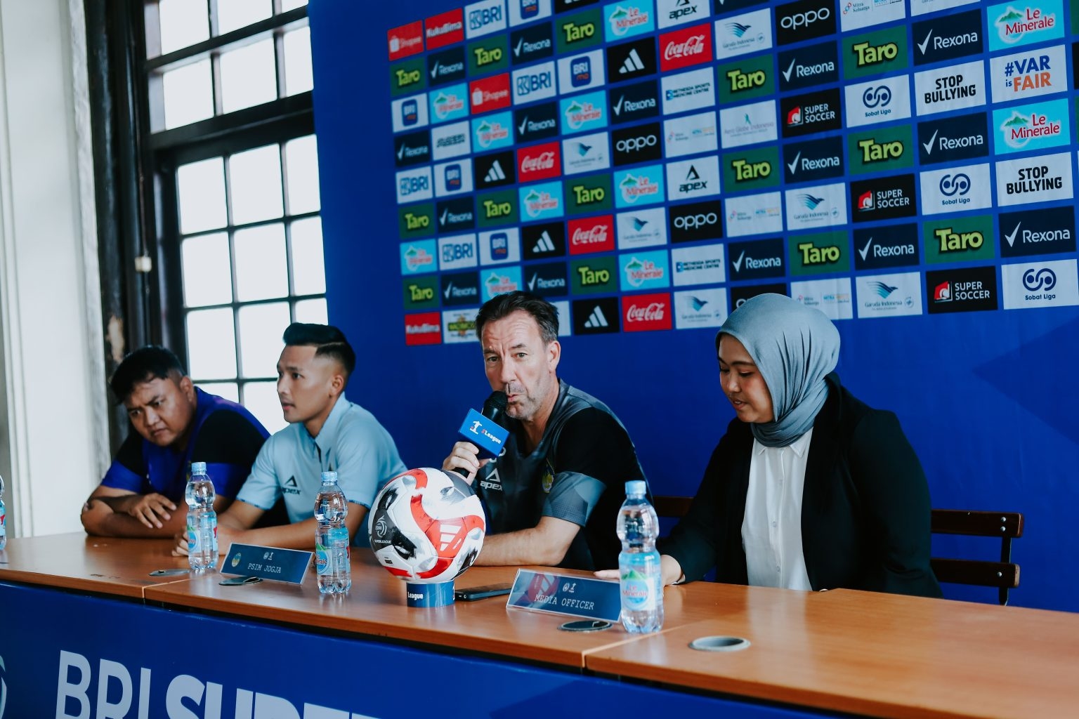 PSIM Jogja Vs Persib: Pelatih Jean Paul Van Gastel Tak Gentar Hadapi Kekuatan Maung Bandung
