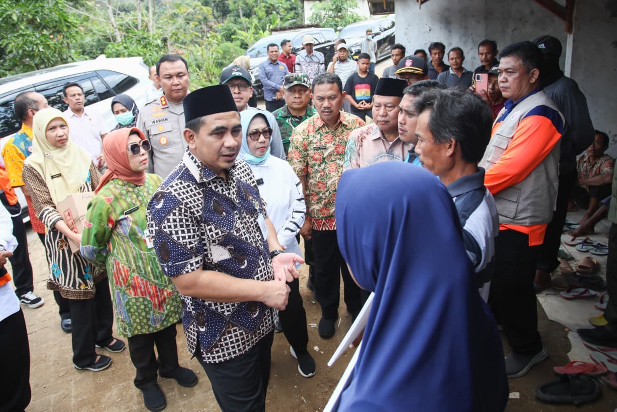 Sumur Meledak 3 Tewas di Blora, Wagub Jateng Salurkan Bantuan