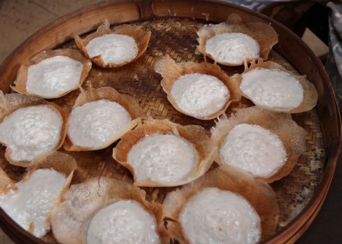 Jangan Ngaku Pecinta Kuliner Solo kalau Belum Cobain Serabi Notosuman, Ini Kisah Unik di Baliknya!