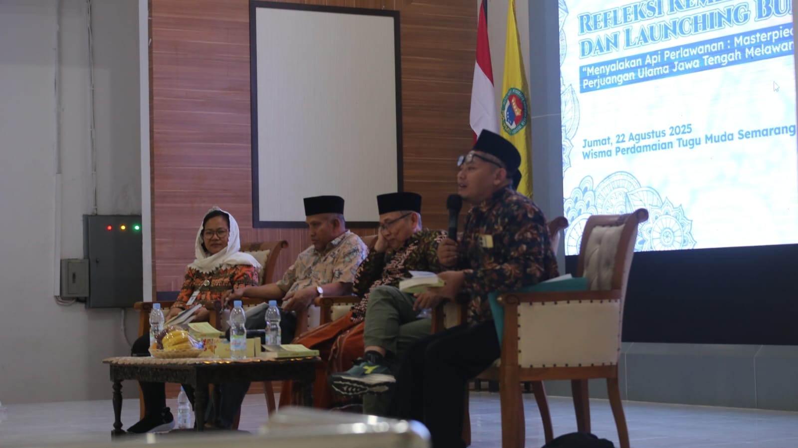 Penulis Buku Menyalakan Api Perlawanan Tanggapi Ahmad Baso Mengenai Sejarah Demak