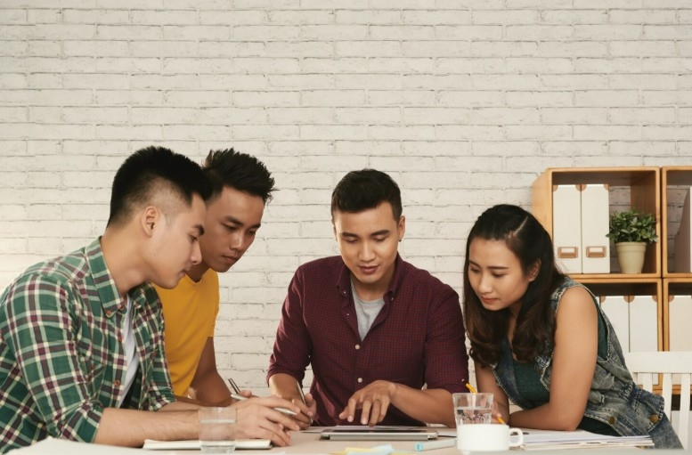Jangan Sampai Nilai Kuliah Hancur! Ini 5 Tips dan Cara Jenius Mengatasi Anggota Kelompok yang Hilang Ditelan Bumi!
