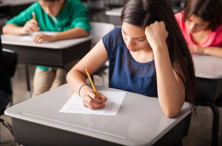 Stres Jelang Ujian Bikin Gak Fokus? Ternyata 4 Cara Simpel Ini Ampuh Bikin Pikiran Tenang!