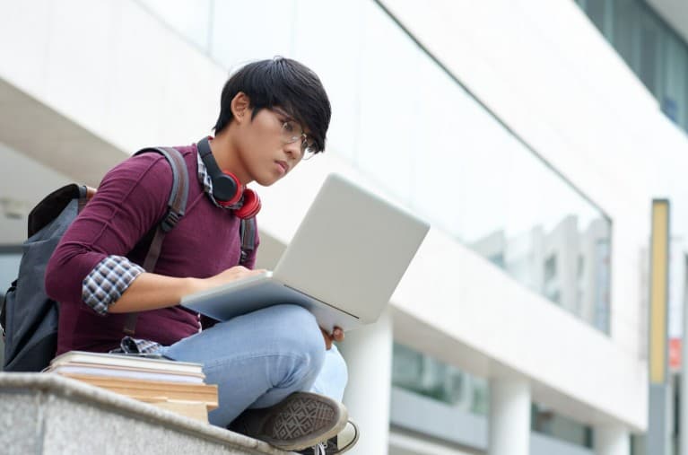 Mahasiswa Gak Cuma Kuliah-Pulang! 7 Aktivitas Sampingan Ini Bikin Kamu Langsung Dilirik Perusahaan!