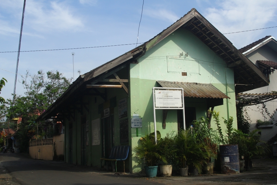 Bangunan Tua Misterius di Sleman! Bekas Stasiun Medari Ini Simpan 'Loket Rahasia' yang Bikin Merinding!