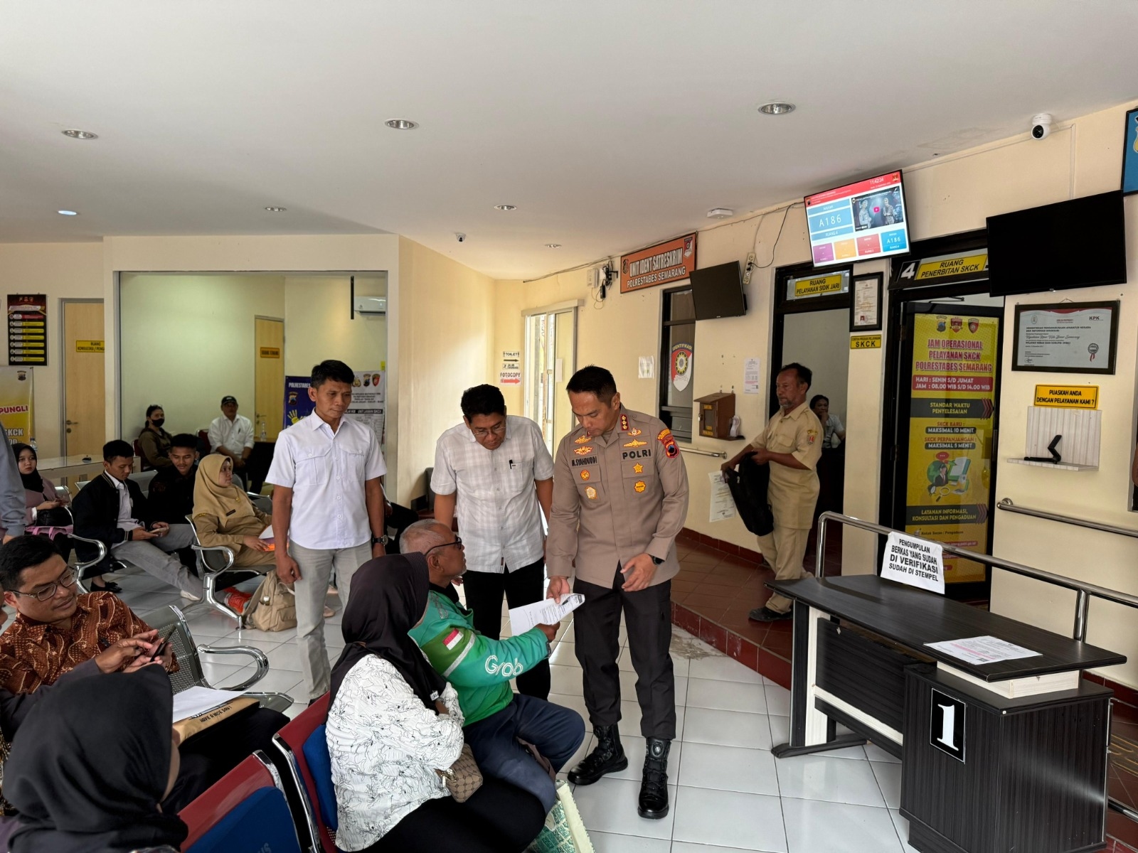 Kapolrestabes Semarang Tinjau Layanan SKCK, Pastikan Pelayanan Publik Optimal di Tengah Lonjakan Pemohon