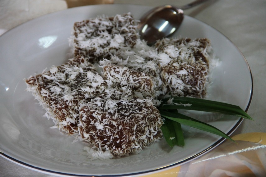 Terungkap! Ini Rahasia Lompong Sagu, Kue Manis Khas Minang yang Mirip Ketimus tapi Lebih Menggoda!