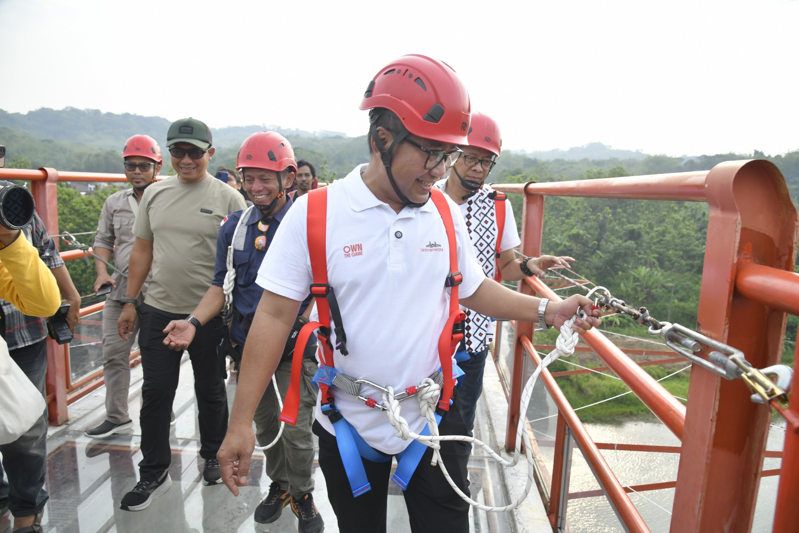 Iswar Aminuddin Lakukan Soft Opening Jembatan Kaca dan Adventure Tourism, Hidupkan Wisata Hutan Tinjomoyo