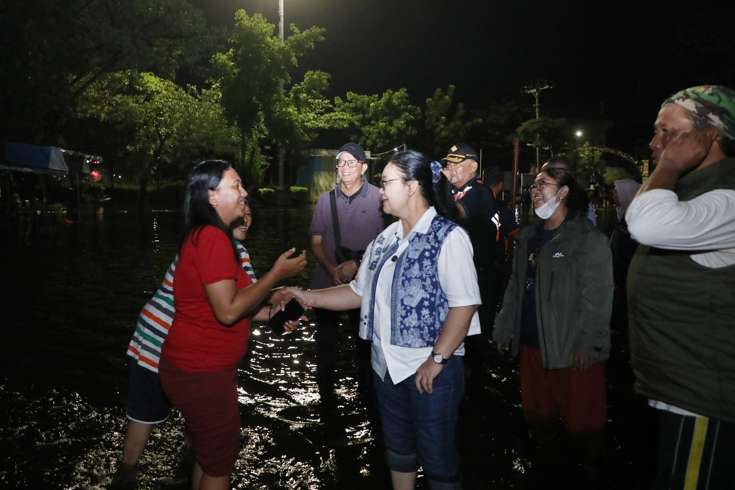 Pastikan Penanganan Banjir Berjalan Optimal, Agustina Wilujeng Tinjau Lokasi Banjir di Kaligawe dan Muktiharjo Kidul