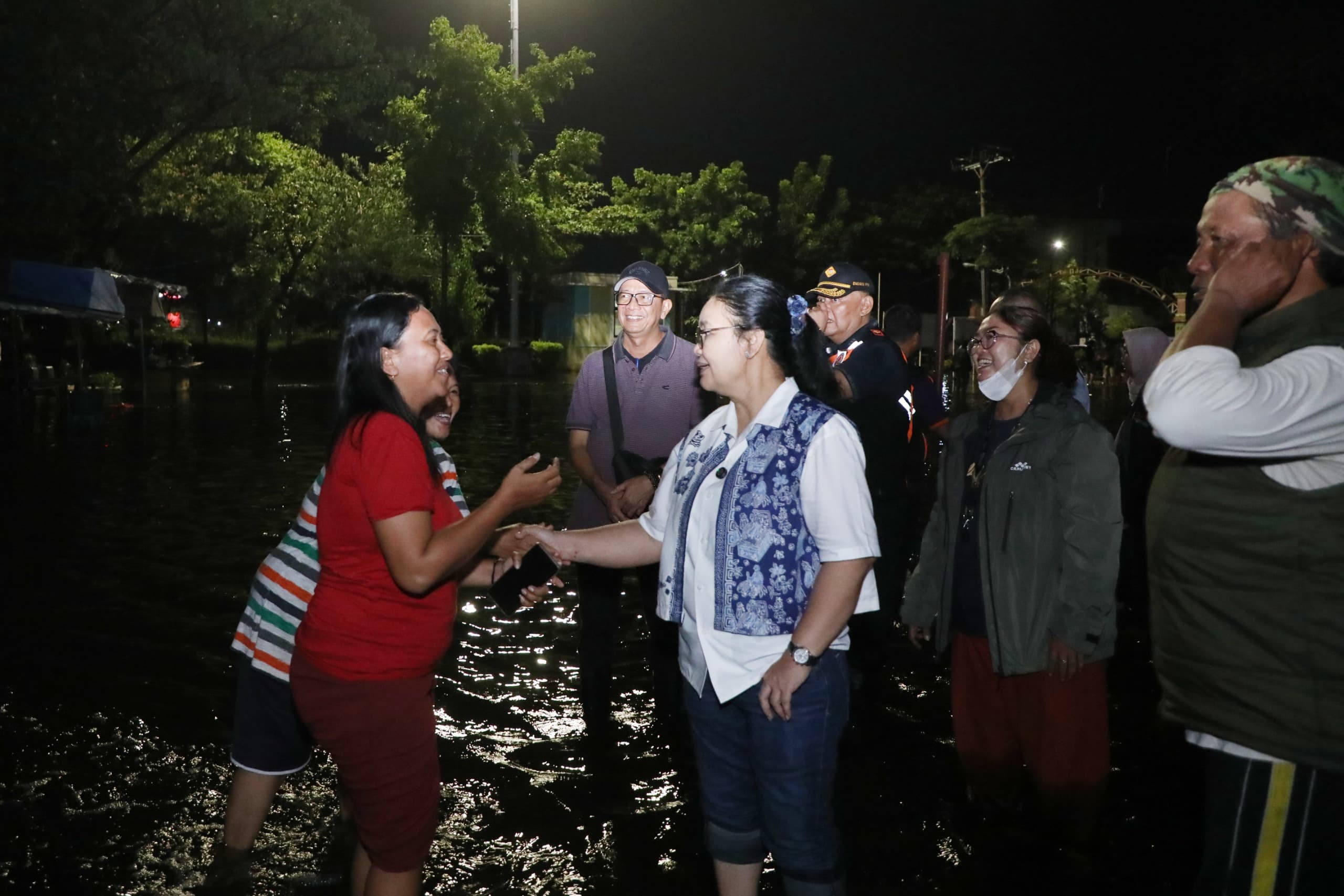 Pastikan Penanganan Banjir Berjalan Optimal, Agustina Wilujeng Tinjau Lokasi Banjir di Kaligawe dan Muktiharjo Kidul