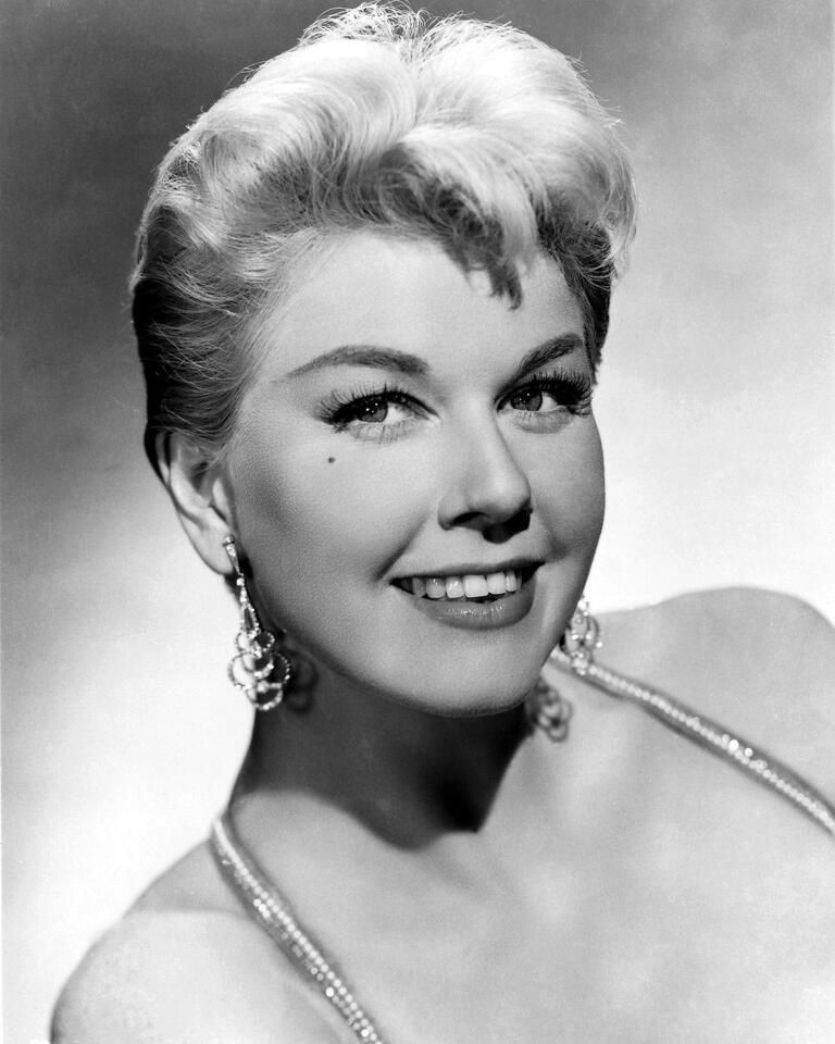 Sang Legenda Suara Emas Kembali! Nikmati Pesona Doris Day dalam Koleksi 4 Film Blu-ray Terbaru