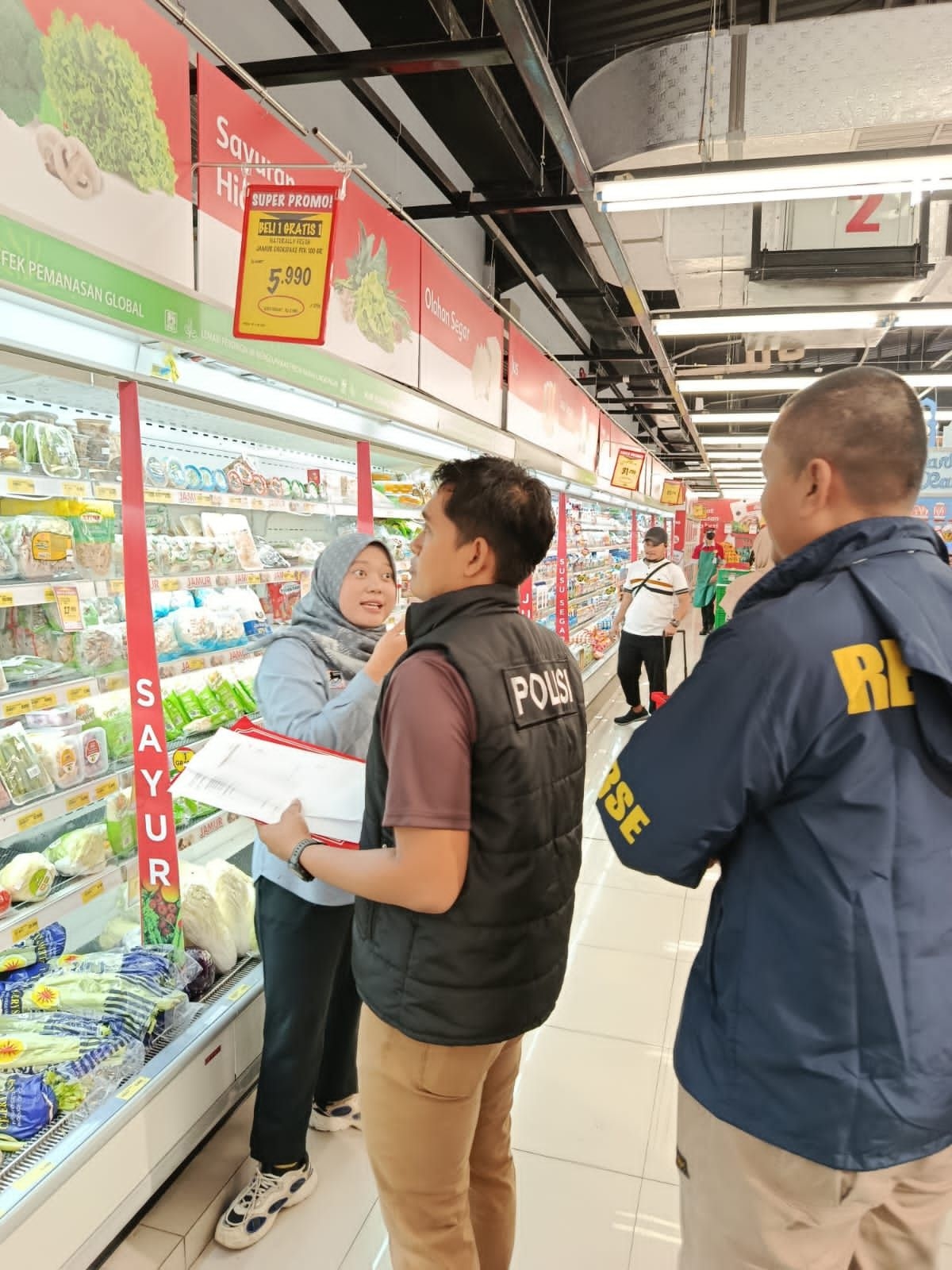 Antisipasi Penimbunan Bahan Pokok di Bulan Ramadhan, Polresta Banyumas Lakukan Sidak Pasar dan Toko