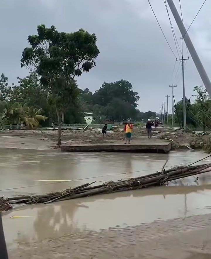 Tanggul Sungai Tuntang Jebol, Jalan Nasional di Mintreng Grobogan Putus Total