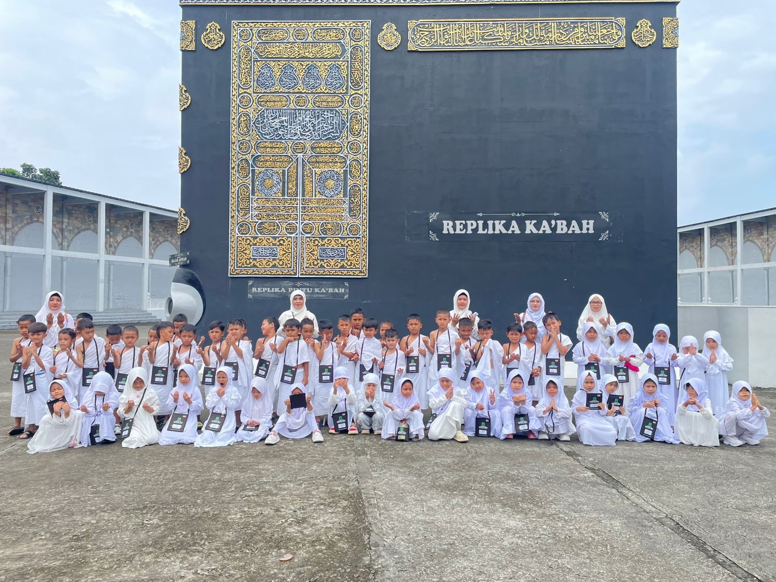 Bukan Sekadar Praktik, Ini Cara TK Roudlotul Abidin Tanamkan Kesabaran Lewat Manasik Haji