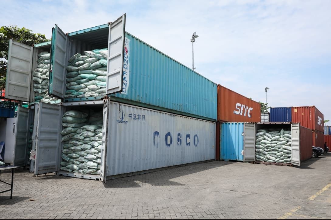 90,2 Ton Kratom Disamarkan Jadi “Foodstuff Coffee”, Terbongkar di Pelabuhan Tanjung Emas